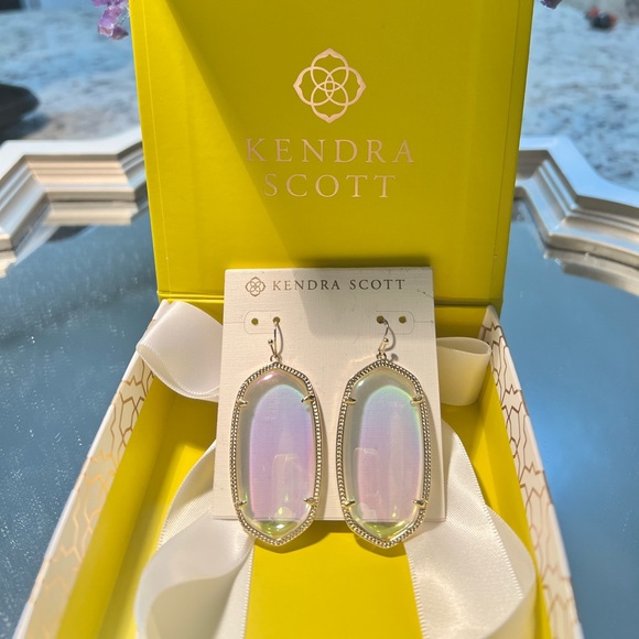 EUC Rare Kendra Scott Danielle Earrings Iridescent & Yellow Gold Gorgeous & HTF! - Picture 4 of 10
